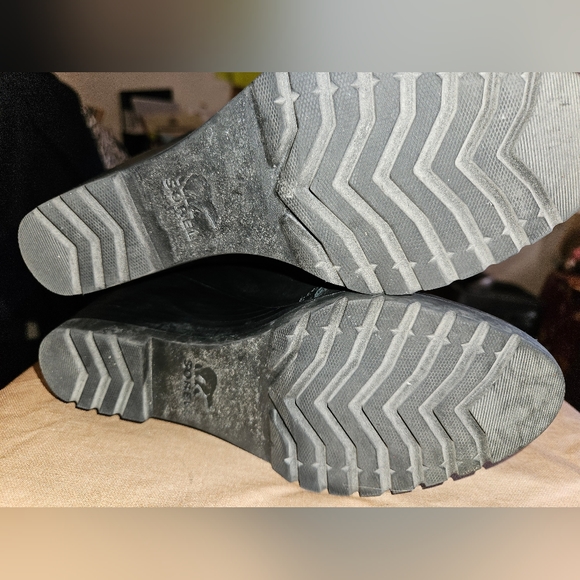 Sorel After Hours Wedge Mid Calf Boots, Black size 6 - Picture 6 of 7